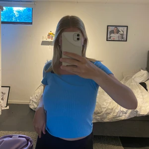 Blå topp - En blå topp från nakd. Knappt använd 💗💗