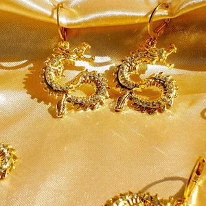 Dragon earrings  - Drake vintage örhänge, helt nya, egen gjorda. 40kr/ par, frakt 15kr. Jag skickar bild på paketet innan jag posta. Skriva i meddelande vid frågor. 