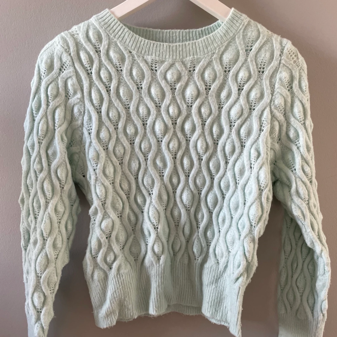 Stickad tröja i stl. M