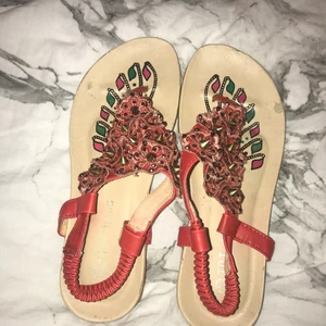 Sjuktfina sandaler - Storlek: 39 , passar även 38! Pris= 100kr ink frakt! 💞