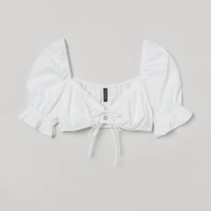 sommartopp - En jättefin topp nu för sommaren som jag aldrig använt då jag inte kände att den passade mig. Vid snabb affär kan pris diskuteras. 