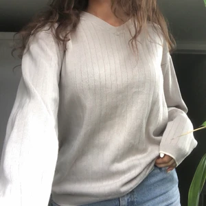 Beige tröja - Jättefin och skön tröja, ljusbeige. 