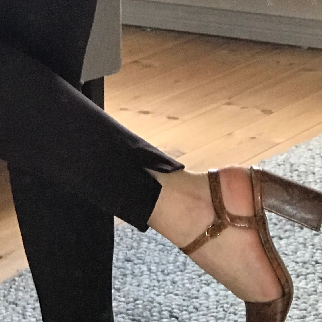 Mörkbruna kostymbyxor - 90