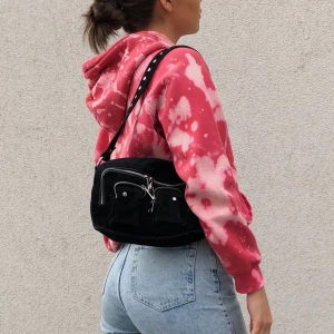 ascool blekt hoodie! - En av mina favvo hoodies som jag blekt själv, älskar färgen och passformen, hur cool som helst verkligen. Har fått mycket beröm på denna!! Säljer pga rensar i garderoben :/ I jättebra skick, inga defekter!