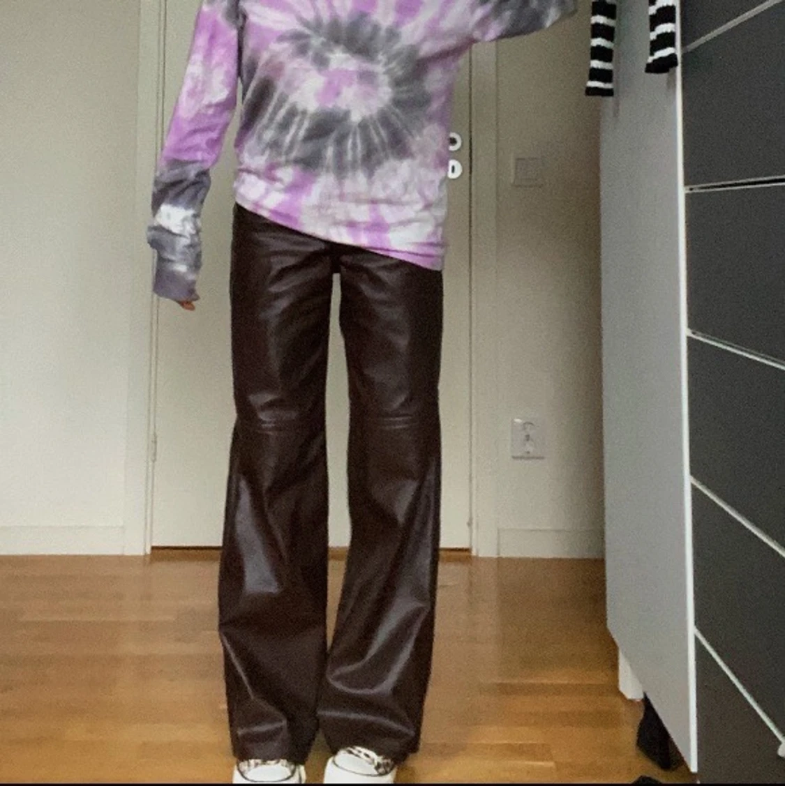 Bruna skinn byxor (oversized)