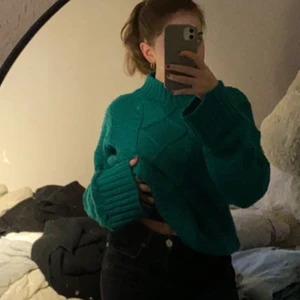 Sweatshirt  - Säljer denna super gosiga och fina gröna sweatshirten💚frakten ingår inte!!💚