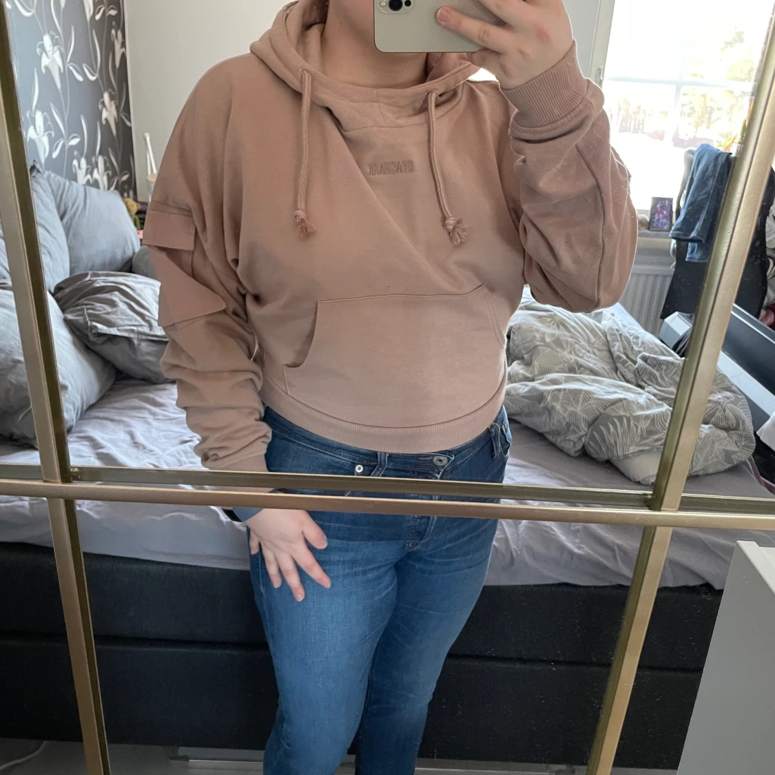 Gymshark nude croppad munktröja