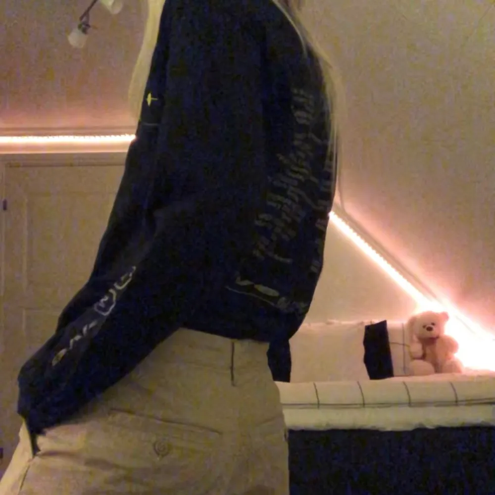 Långärmad tröja köpt på Post Malones konsert i Stockholm 2019 ♥️ Storlek S Unisex, helt oanvänd :) Kan mötas upp is Stockholms området eller frakta ♥️. T-paidat.