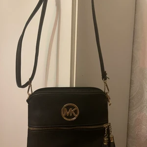 Michael kors väska - Använd 2 gånger fint stick, äkta MK