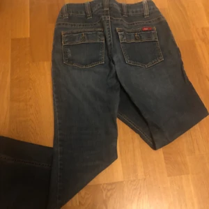 Bootcut jeans - Nice jeans som passar till allt! Lågmidjade
