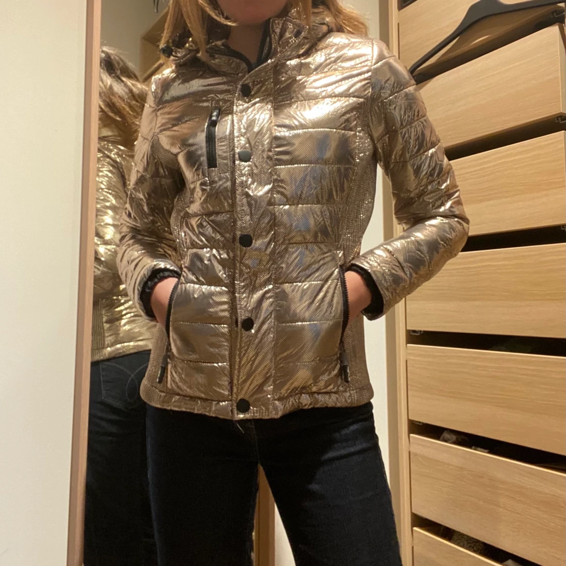 Guldig skidjacka - 91