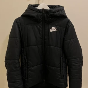 Nike dunjacka - ❄️❄️✨Dunjacka från Nike i mycket bra skick✨ ❄️❄️