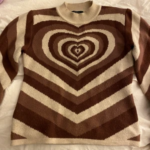 Cider tröja - Säljer min fina cider tröja som är använd ett fåtal gånger! Om du har frågor eller vill ha fler bilder kom privat! Stolek XS men passar även mig som har S! Nypris 350kr! (Köpare står för frakt)💞💓