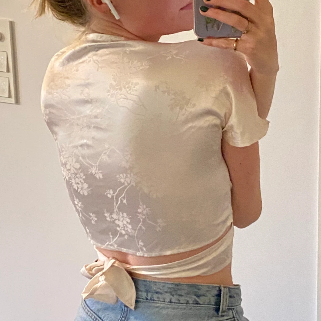 Omlott-topp i satin - 90