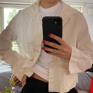 Overshirt/jacka  - Superfin overshirt/jacka/skjorta från mango. Storlek M/L men skulle mer säga att den är XS/S. Frakt tillkommer