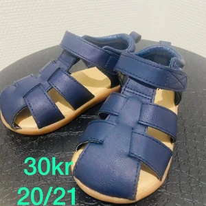 Barnskor  - Jag har väldigt bra barnskor, det finns nästan nya skor som inte används många