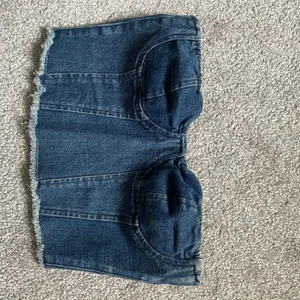 Korsett - Svinsnygg korsett som tyvärr är för liten för mig