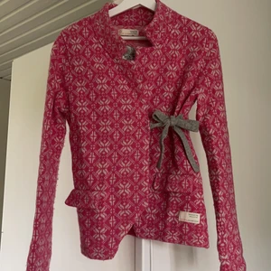 Odd Molly kofta - Strl 2 frakt 66kr passar mig som är en S 