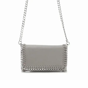 tiamo väska  - en av mina favorit väskor men säljer för att den inte riktigt kommer till användning. köpte den för ca 1 månad sen och den har inga defekter🤍