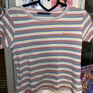 Bondelid randig tröja  - Randig bondelid tröja. Fleeera år gammal. Säljer pga använder ej. Strl. S😝