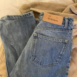 Säljer mina nya jeans från adsgn❤️väldigt bra skick då de enbart är testade och har legat i min garderob❤️❤️