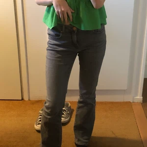 Zalando, only x you gråa jeans - Köpte dom här fina gråa byxorna från zalando för drygt två veckor sen💞 Har använt de några gånger bara. Men kommer ej få de till mer användning! Kan gärna mötas upp i stockholm! 💞💞