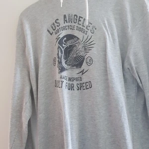 Tjock luvtröja - Grå tjocktröja med luva