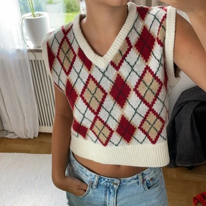 Stickad väst från zara i st S - En oanvänd väst från zara i st S! 