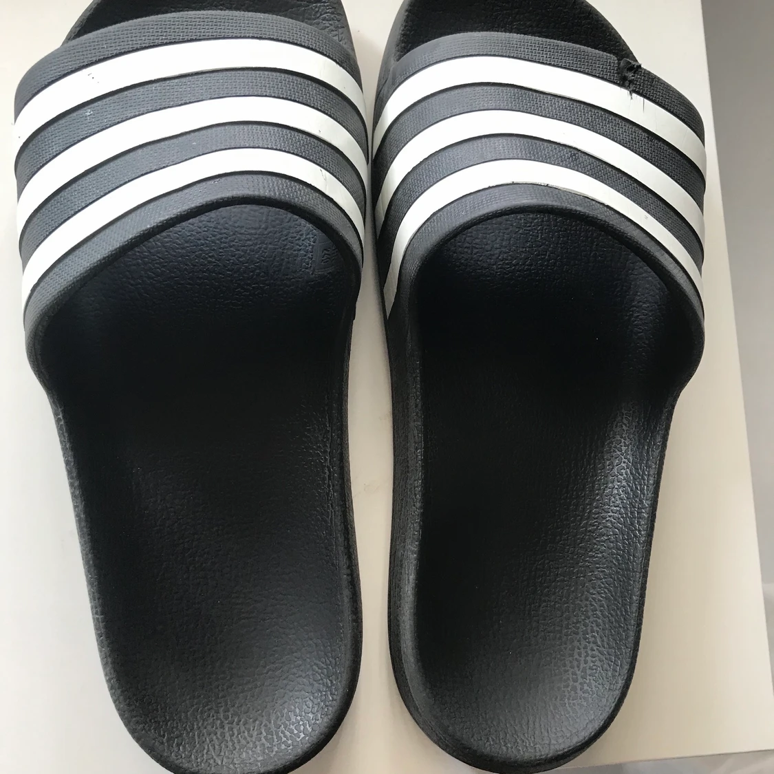 Adidas tofflor  - 90