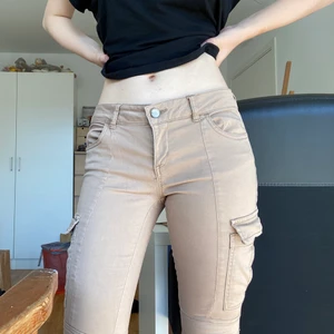 Lågmidjade byxor från lindex - Säljer för att de är för lågmidjade för mig, men tycker de är ascoola!