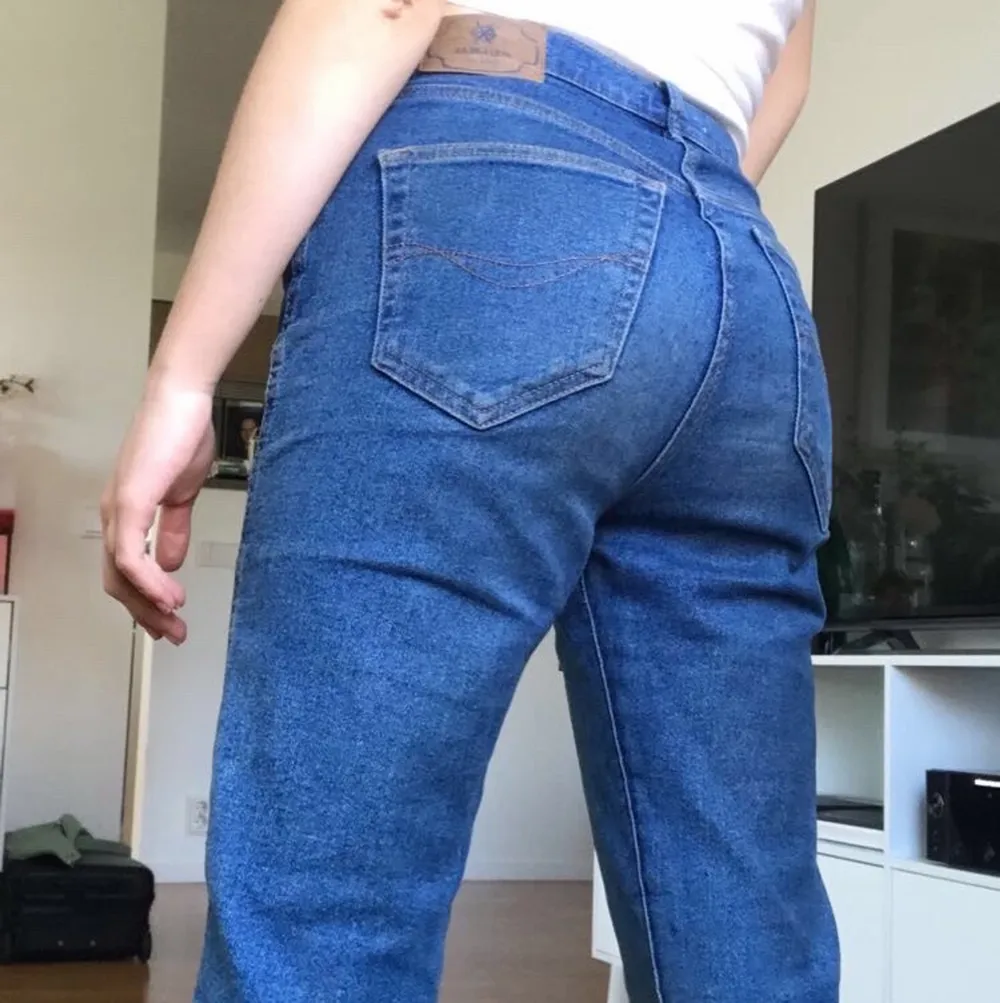 these were my favorite jeans for so long!! they are so comfortable and they go with any top,, they are also in good condition :)). Jeans & Byxor.