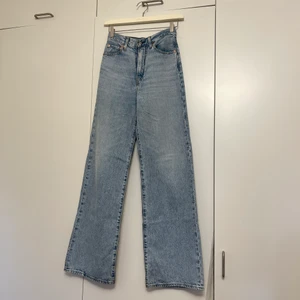 Levis jeans  - Jeans från Levis i modellen ribcage wide leg. Storlek 26/34. 300kr + frakt.