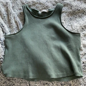 Ingen aning  - Mörk grönt linne storlek: M 