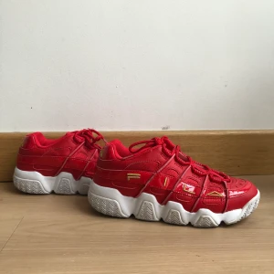 Sneakers FILA - Sneakers FILA size EUR 38,5. I wore them 3 times. Very good state 