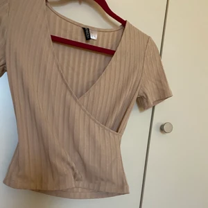 Omlott tröja  - Omlott tröja beige från hm.