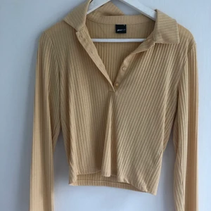 Tröja Gina Tricot - En söt långärmad tröja med krage, från Gina tricot strl M