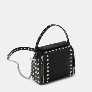 Zara väska - Säljer min super fina populära zara väska. (Slutsåld) kontakta privat för funderingar✨