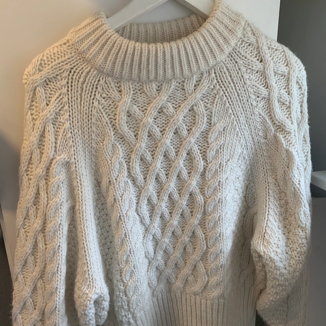 stickad mysig tröja hm