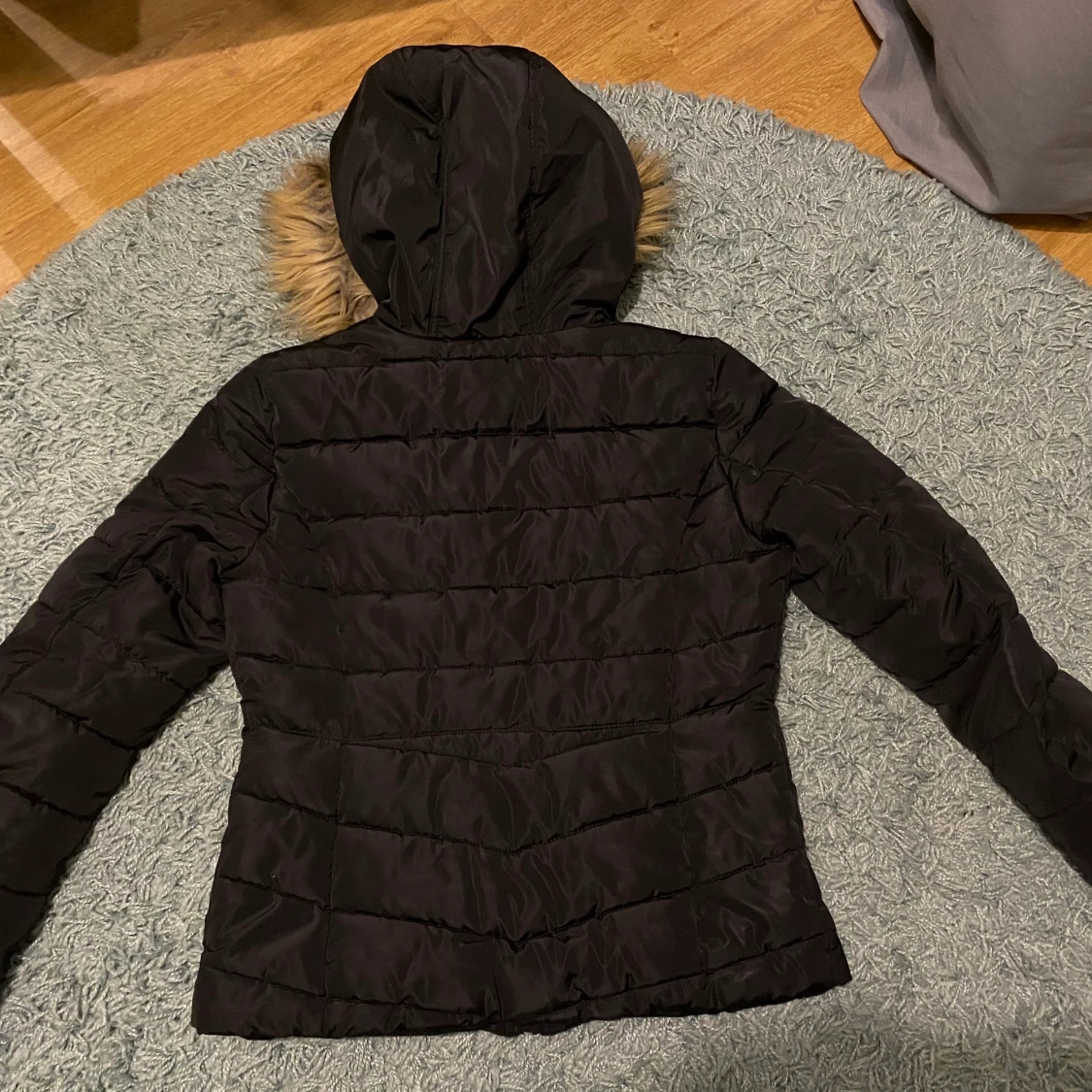 Svart varm jacka - 90