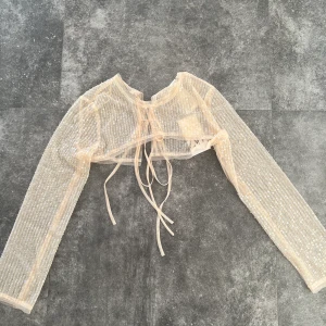 Paljettärmar från zara  - Paljettärmar från zara, aldrig använd med prislapp kvar! Första bild är lånad från Hedda Ottosson men de övriga  är mina 💕 fraktar eller kan mötas upp i Malmö / Lund