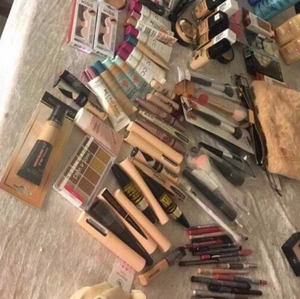 Make up - Oanvänt, säljer allt på bilden för endast 1000 kr. Först till kvarn. 