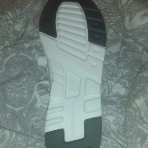 Skor herr  - Storlek 44 som nya bara testade inomhus 