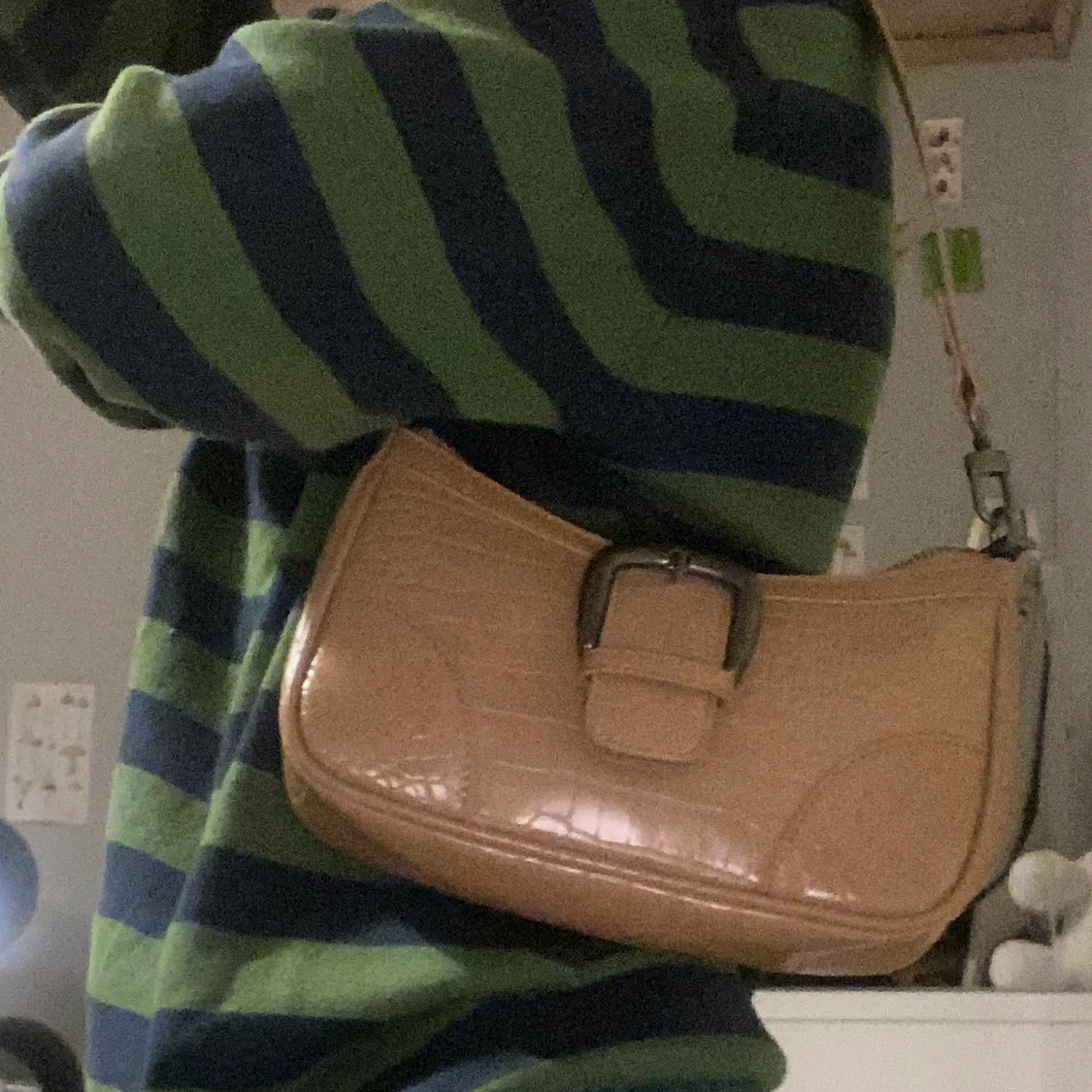 Axelväska ifrån Urban outfitters  - 91