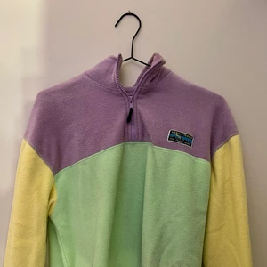 Urban tears tröja - Säljer nu min fina urban tears tröja från junkyard som knappt är använd, storlek xs men passar även en S 🤍