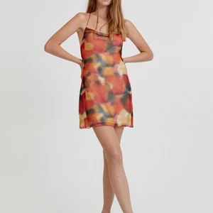 Dress - Säljer min pull&bear klänning. Det blev för små för mig Har endast provat på. Prislappen finns kvar. Produkten är fortfarande i helt nyskick.