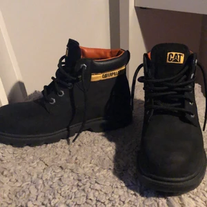 Caterpillar  - Caterpillar strl 37 använda en gång. Passar 37/38 :) 