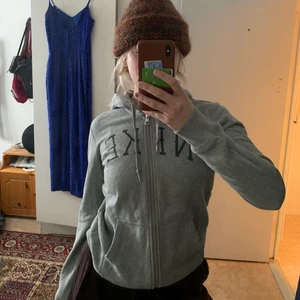 Nike sip hoodie  - Jätte fin Nike hoodie! Storlek M:) kan skickas mot fraktkostnad på 66kr 