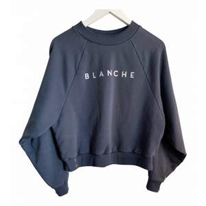 BLANCHE gråblå sweatshirt, ”organic cotton” stl XS men fungerar på XS-S pga oversize.