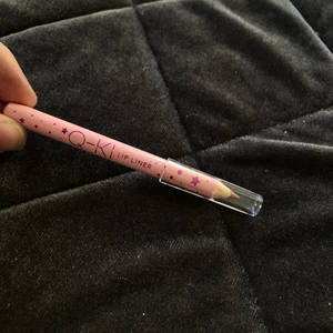 Lip liner  - Läppenna i super fin nude färg! Helt oanvänd <3