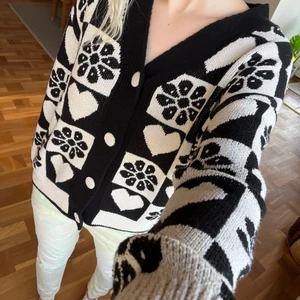 Kofta - Cool kofta från zara. Knappt använd och köpt för 400kr.